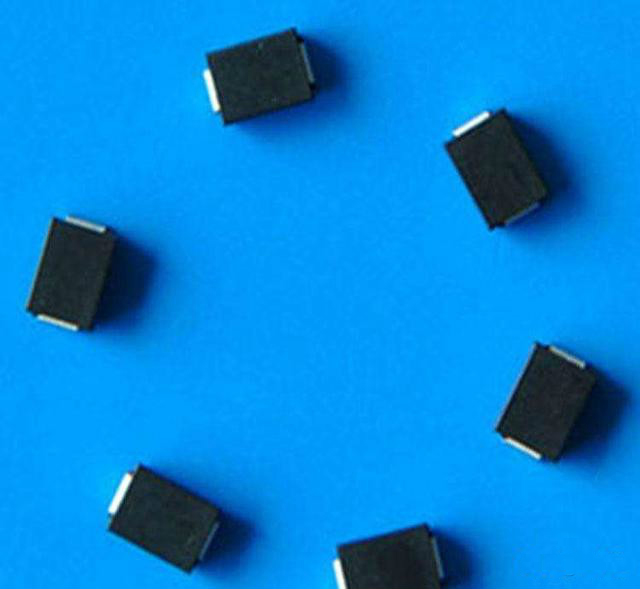 TVS管,壓敏電阻,穩(wěn)壓二極管,自恢復(fù)保險絲